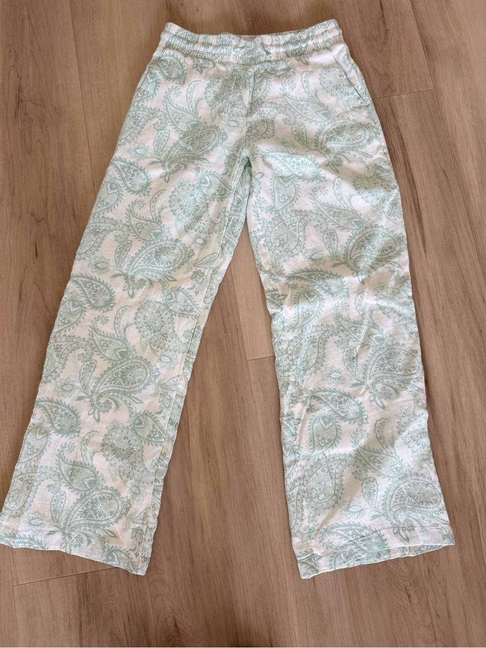 NWOT Abercrombie Kids Light Mint Paisley Gauzy Wide Leg Pant
